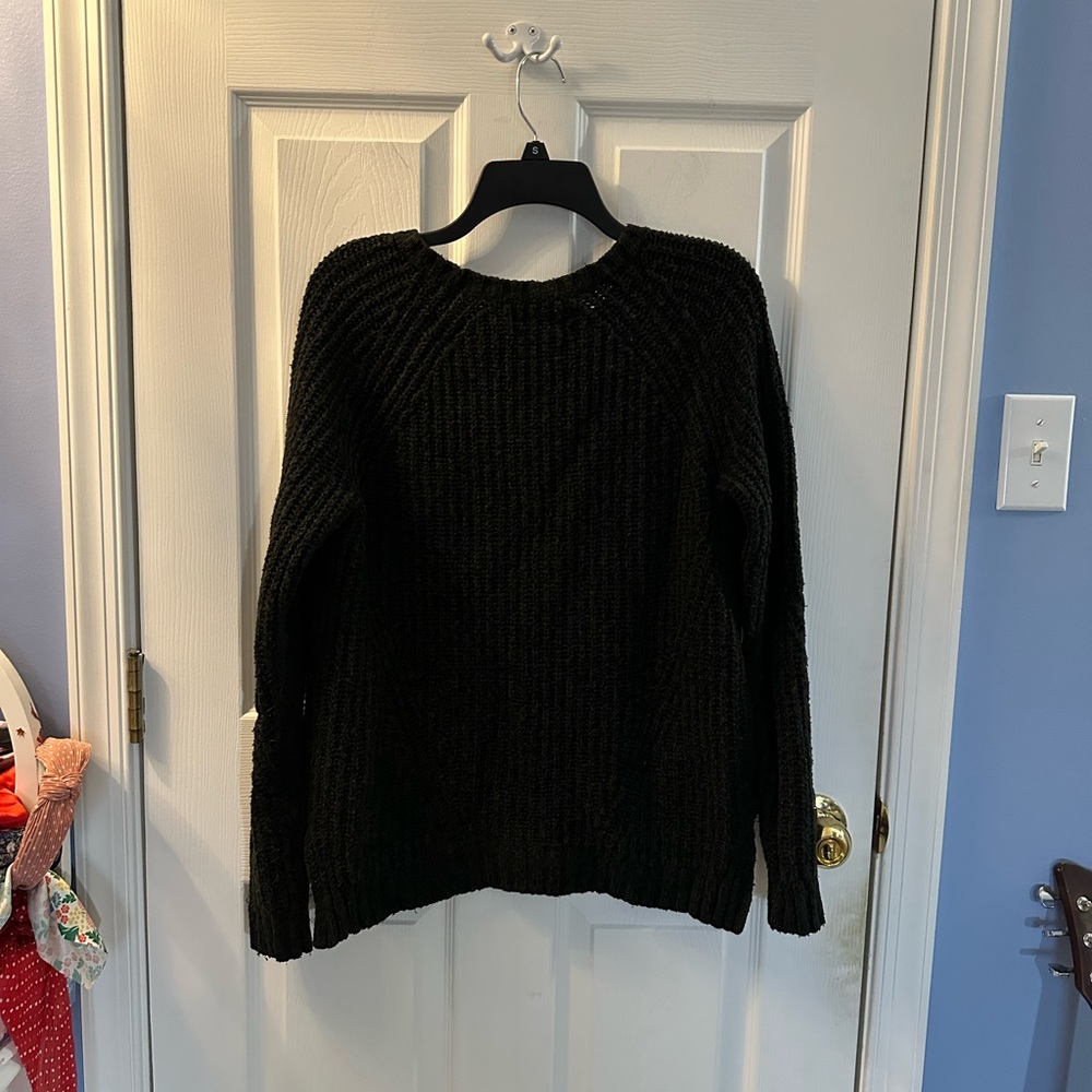 Green AE sweater - Picture 4 of 4